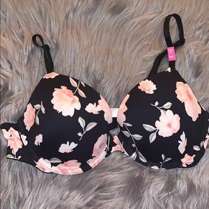 PINK Victoria’s Secret bra